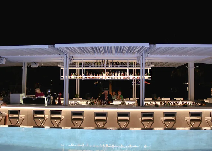 호텔 Mykonos Dove Beachfront 5*