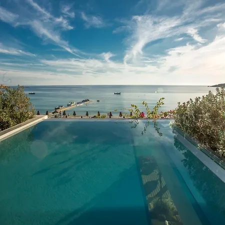 Mykonos Dove Beachfront 5* Platis Gialos