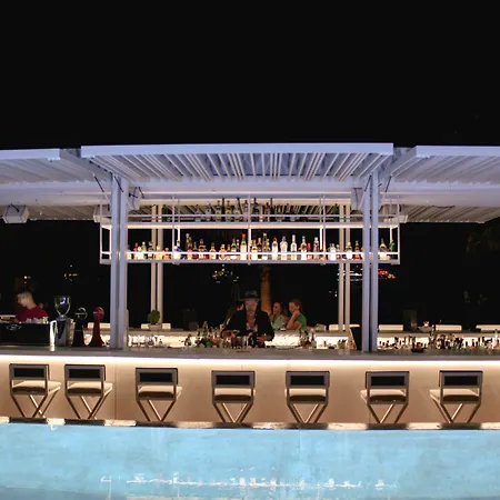 ホテル Mykonos Dove Beachfront 5*